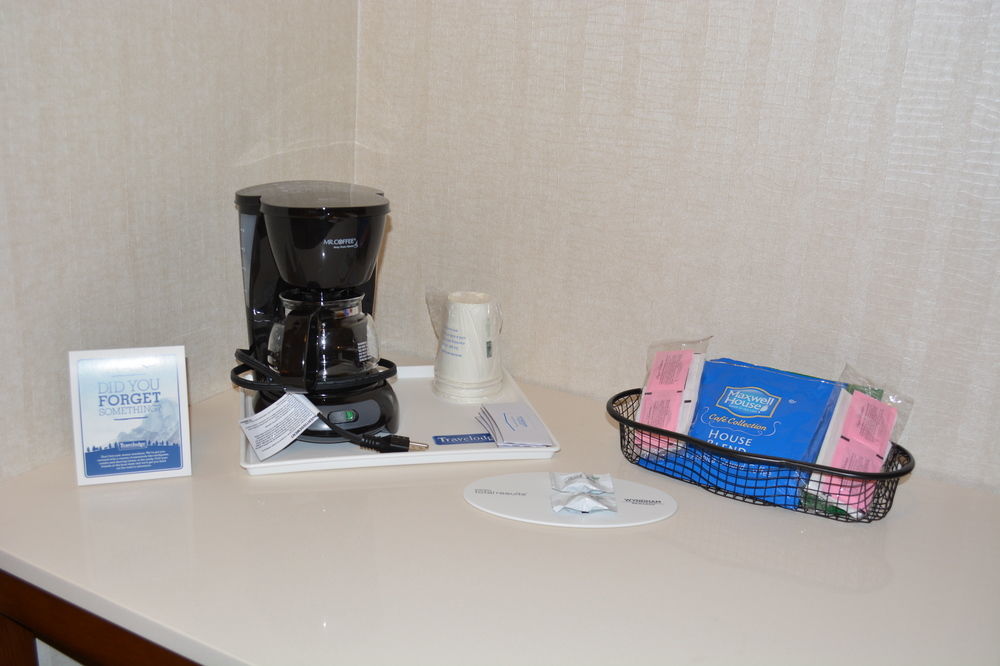 Travelodge By Wyndham Culver Hotel